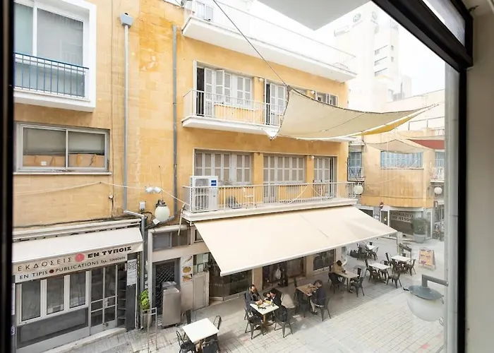 Charming With Reading Nook & View * Nikósie