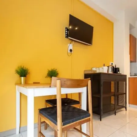 Apartment Charming With Reading Nook & View Nikosia